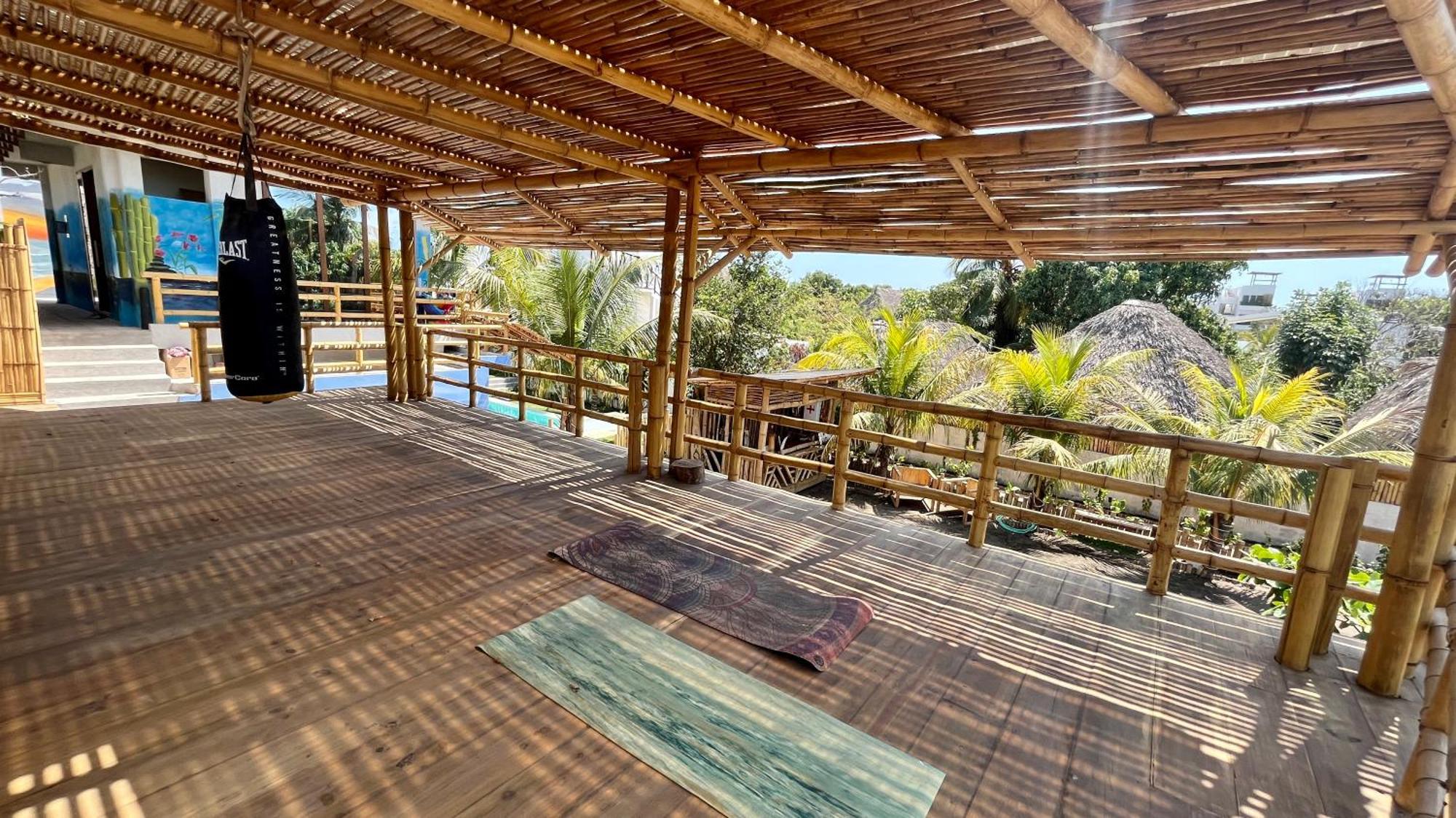 Shanti Surf Camp El Paredon Buena Vista Екстер'єр фото